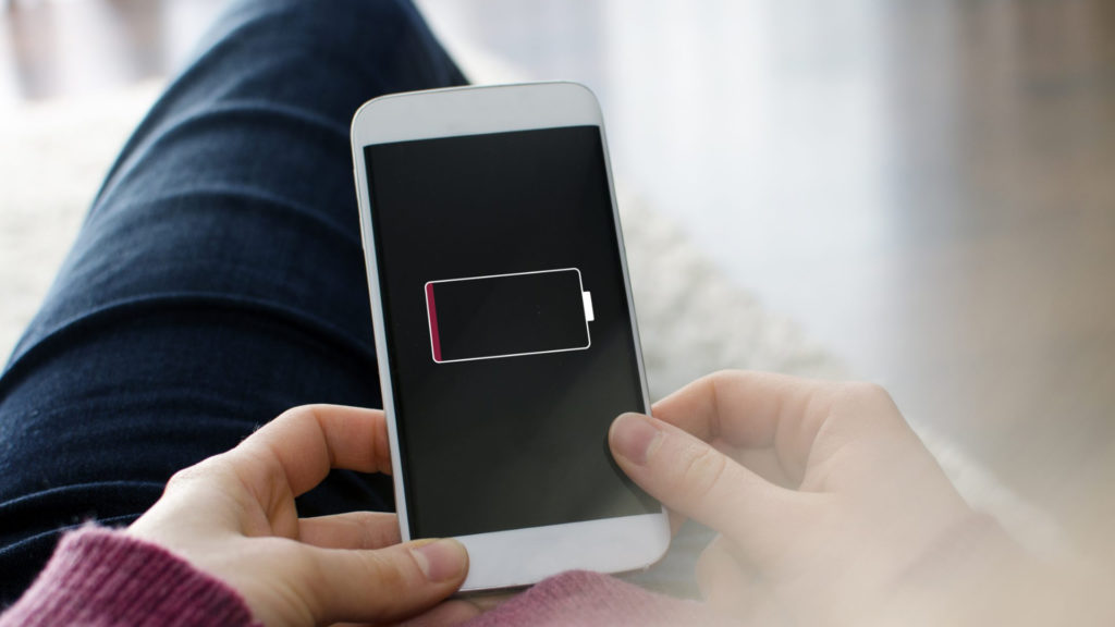Por que seu celular descarrega mais rápido no frio
